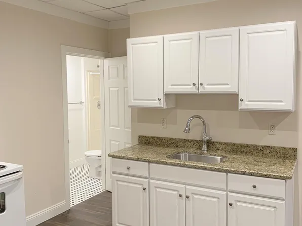 100-106 S Main St, Nazareth, PA 18064