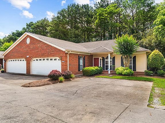 2nd image of 1694 Red Oak Dr