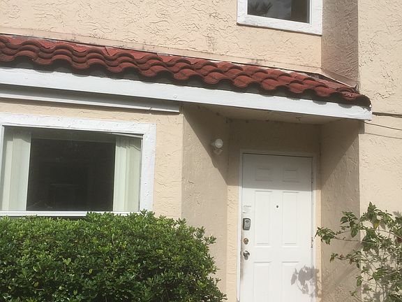 5th image of 2643 Albion Ave