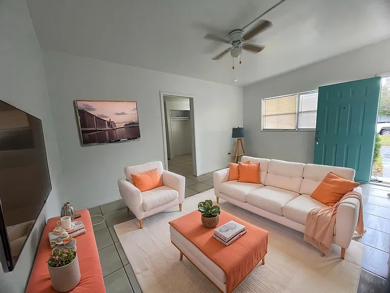 4047 Ferrow St — Photo 4
