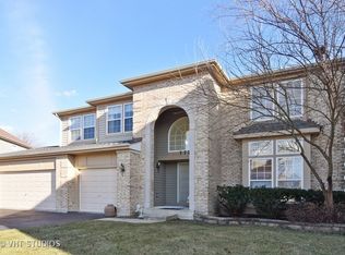 777 Williamstown Dr, Carol Stream, IL 60188
