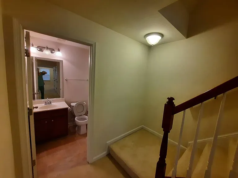 Finished Basement - Full (1) Bathroom