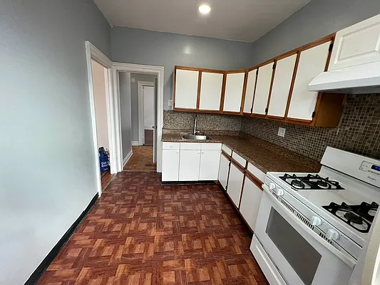 Rented by Paragon Real Estate Corporation | media 11