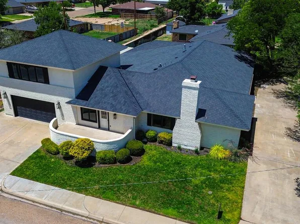 1918 Oak Ave, Dalhart, TX 79022