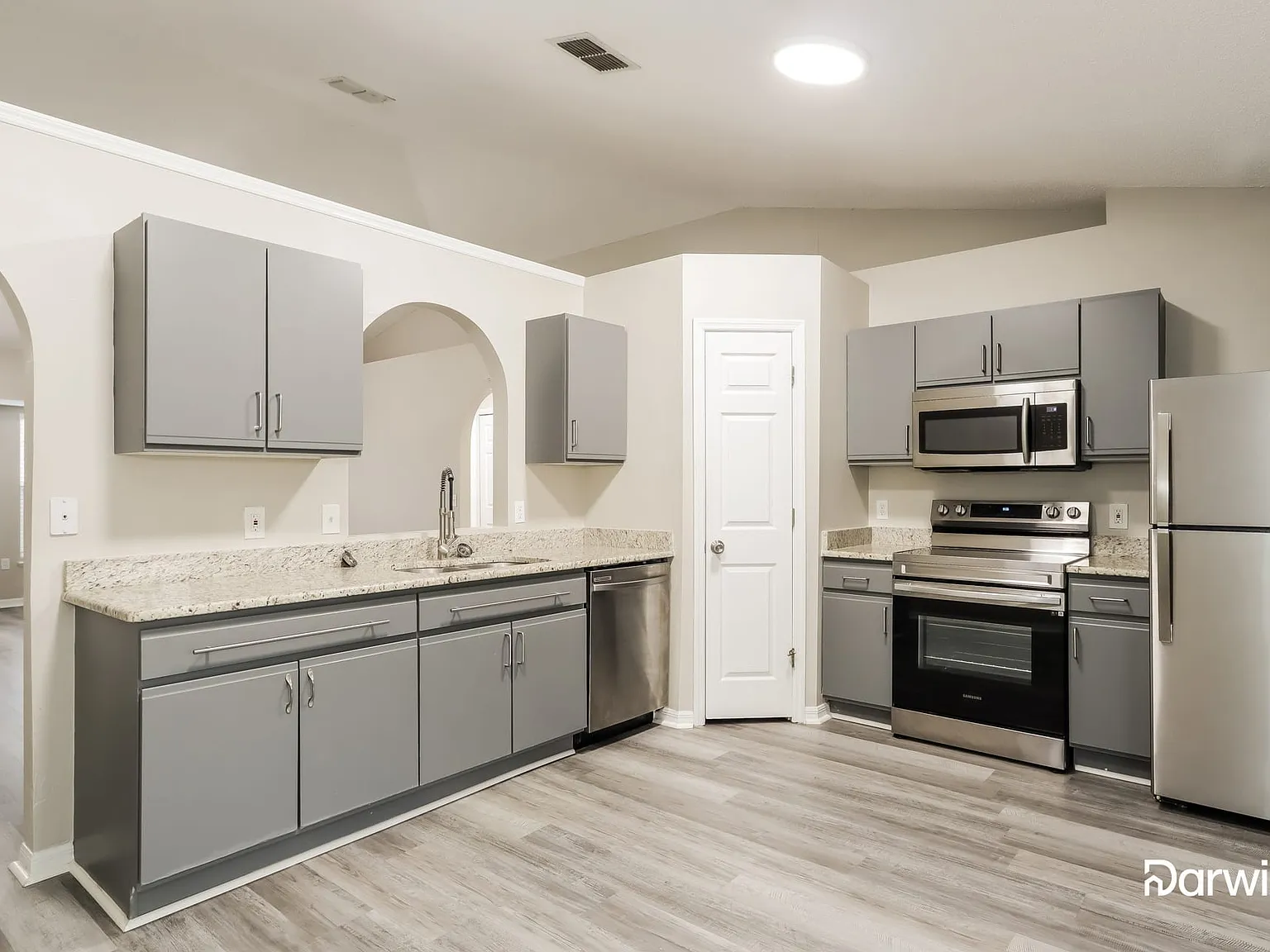 3 bed, 2.0 bath, 1332 sqft, $1,825 — Photo 4