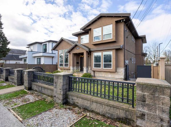 7851 Canada Way, Burnaby, BC V3N 3L1