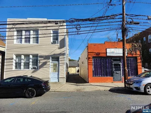 134 Jewell St, Garfield, NJ 07026