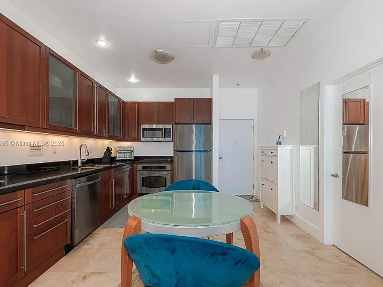 2301 Collins Ave #1629 — Photo 19