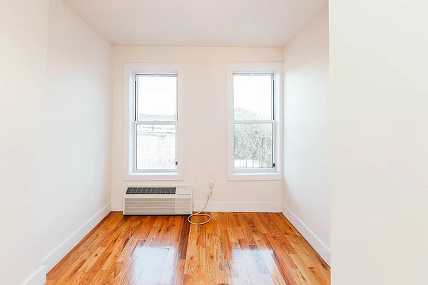 Rented by Nooklyn NYC LLC | media 21