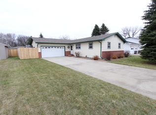 922 23rd Avenue S, Moorhead, MN 56560