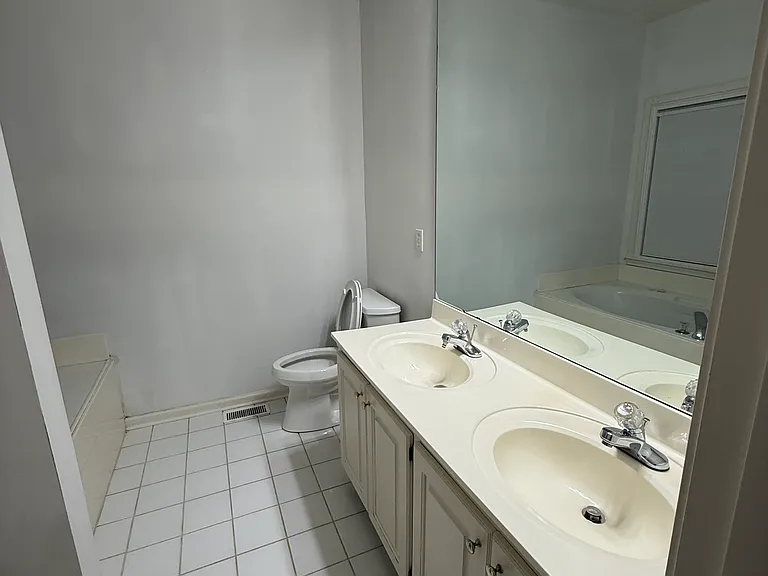 307 Lake Lennox Dr — Photo 5