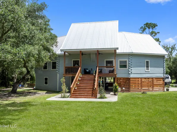 743 E North St, Pass Christian, MS 39571