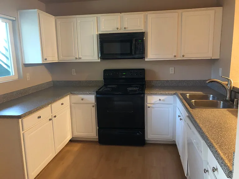 7545 Charmant Dr #1325 — Photo 4