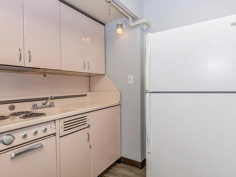 Capitol Hill Apartments — Photo 30