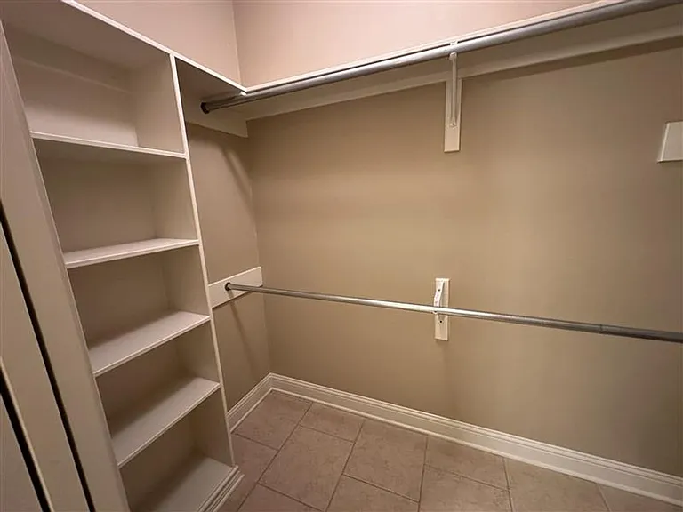 4002 Mobley Cir — Photo 21