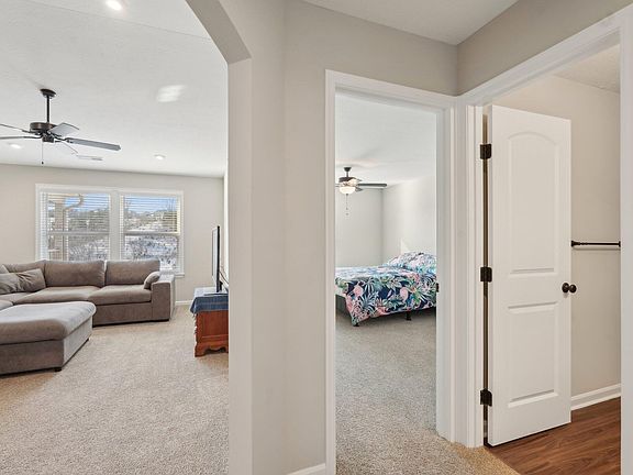 22-web-or-mls-Cheshire Ct-022