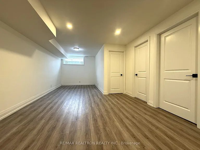 54 Chelliah Ct #LOWER — Photo 15