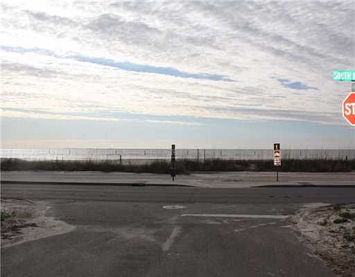 5th image of 105 Bay Oaks Dr