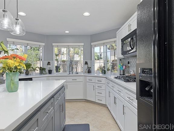 5th image of 4275 Alta Vista Ct