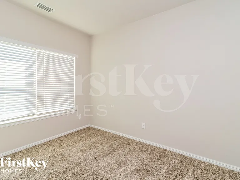 2212 Blythwood Trl — Photo 12