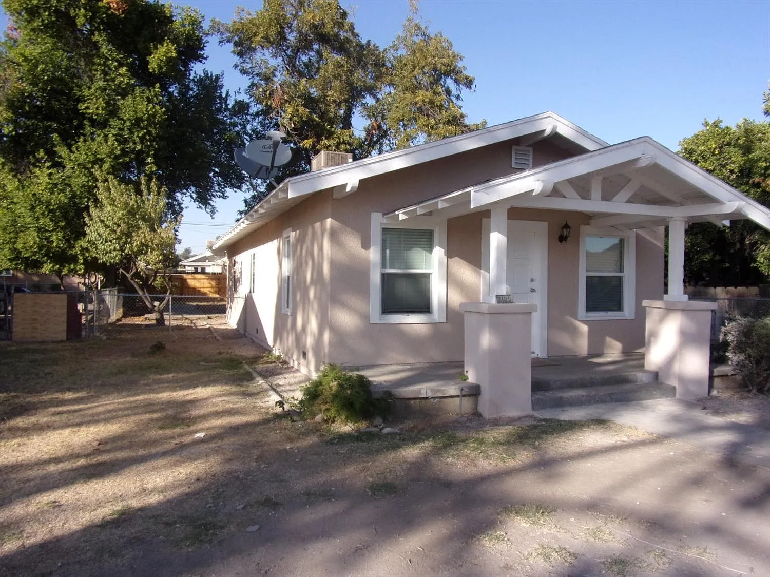 3125 E Butler Ave photo 1