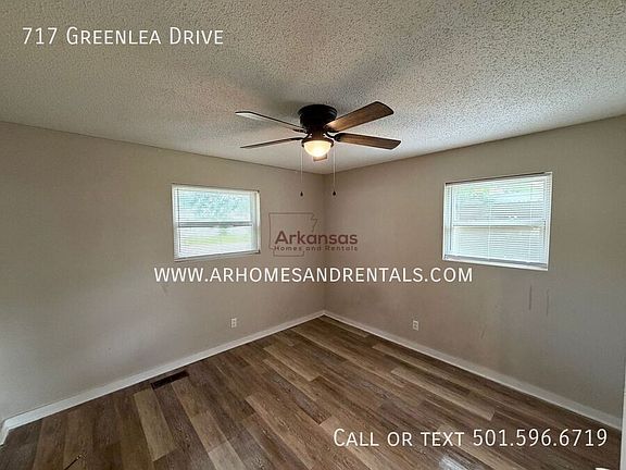 3rd image of 717 Greenlea Dr