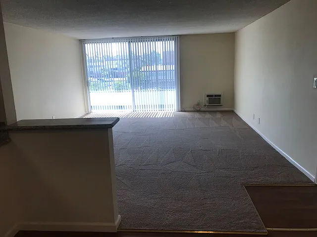 Boulevard Apts — Photo 17