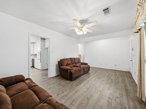 2nd image of 701 Crown St