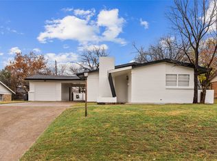 8266 Chapin Rd, Fort Worth, TX 76116