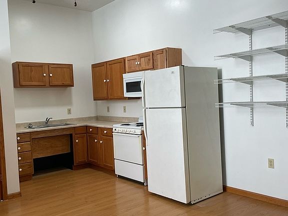 2nd image of 102 N Main St #E