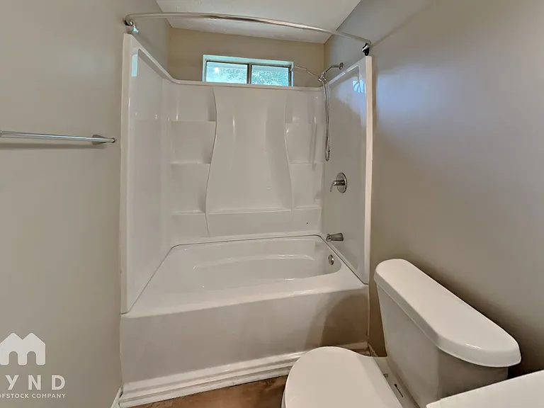 2933 Riverwalk Cv — Photo 16