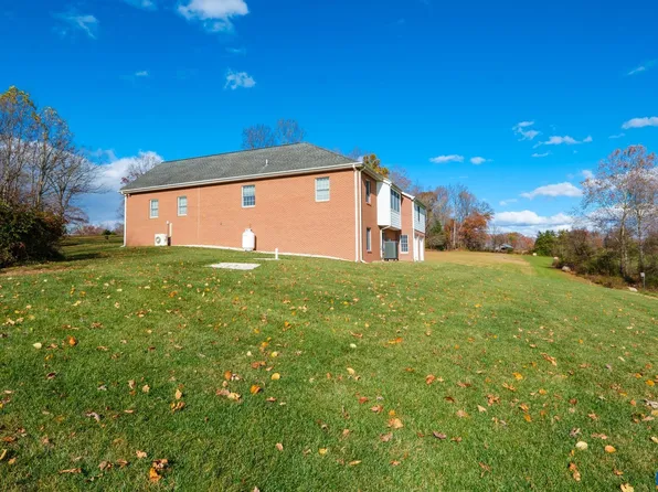 105 Squirrel Path, Stanardsville, VA 22973