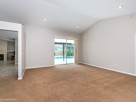 3rd image of 1025 Pinehurst Ct