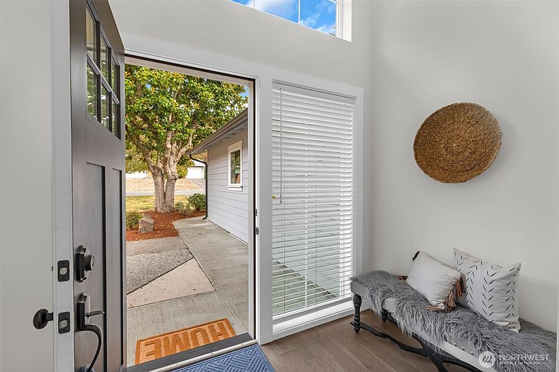 4th image of 1015 S 202nd Street