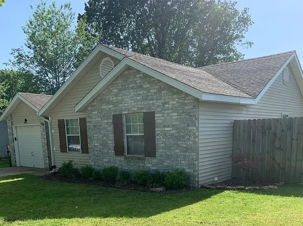 106 Estates Dr, Green Forest, AR 72638