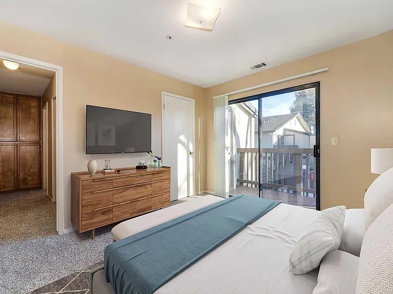 Stonegate Apartments — Photo 21