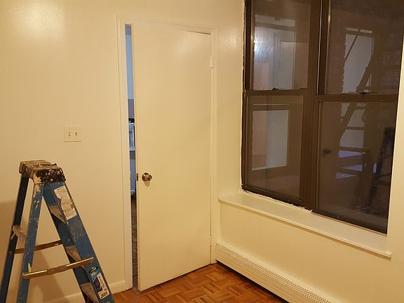 5th image of 14728 90th Ave APT 2E