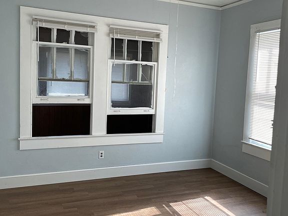 3rd image of 458 Rickarby St