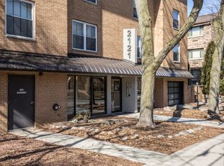 2121 N Cambridge Ave APT 213, Milwaukee, WI 53202
