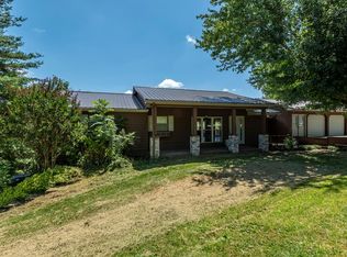 345 Rolling Hills Dr, Marion, VA 24354