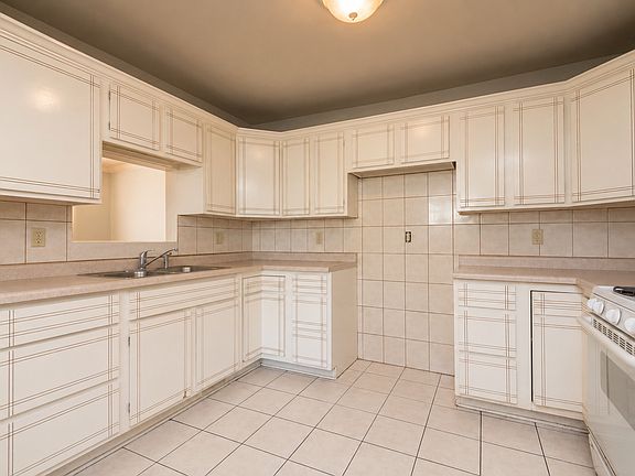 4th image of 1612 Burry Circle Dr