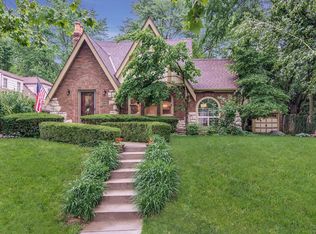 6621 Edgevale Rd, Kansas City, MO 64113