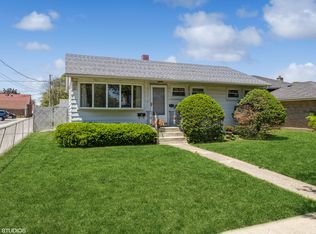 2932 S 11th Ave, Broadview, IL 60155