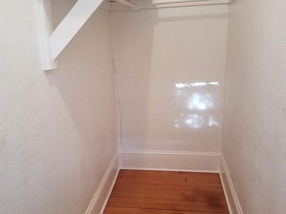 4th image of 706 Dakota Ave