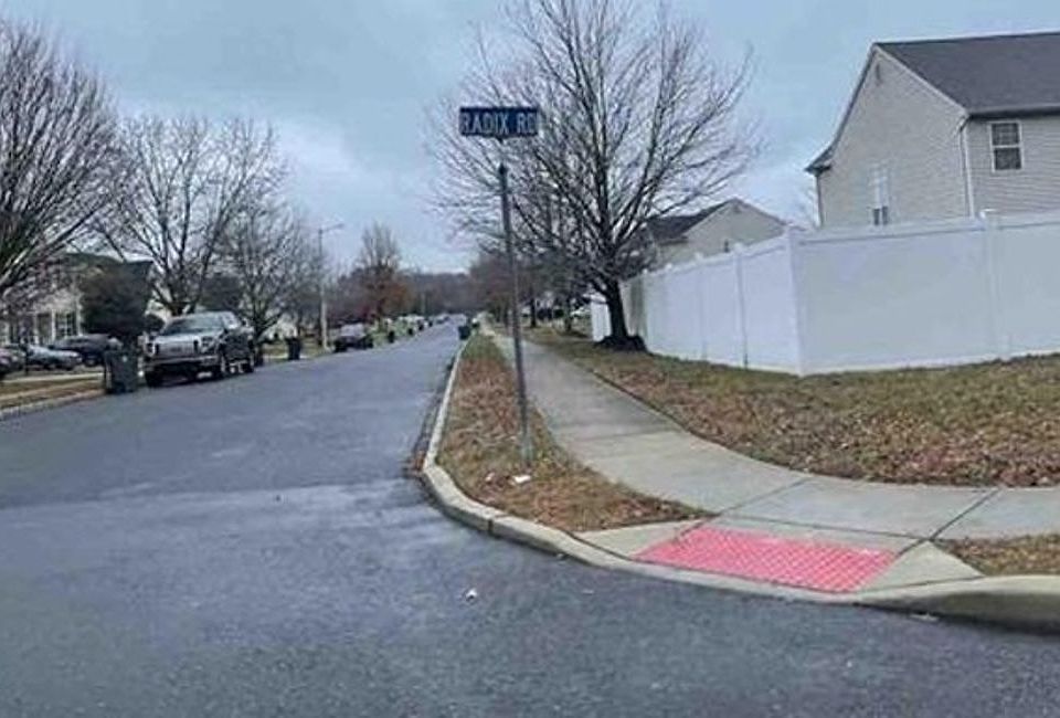 Exterior Neighborhood (street photo)