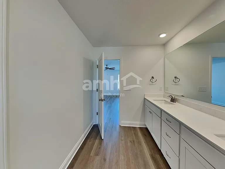315 Pine Hill Ct — Photo 10