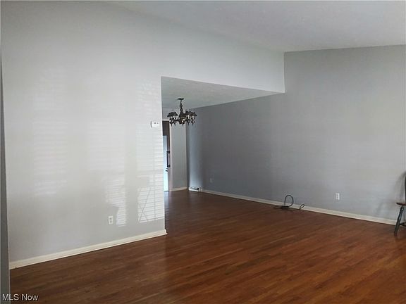 5th image of 21840 Marian Cir