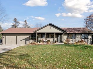 1131 Spring Hill Rd, Waconia, MN 55387