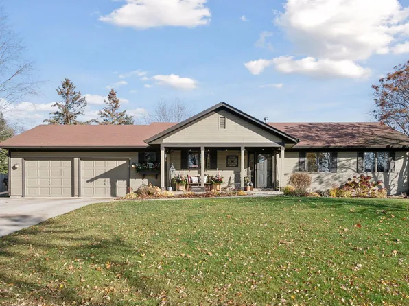 1131 Spring Hill Rd, Waconia, MN 55387