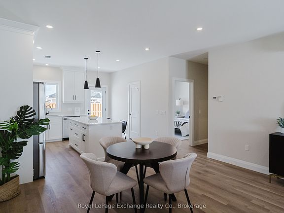 5th image of 1071 Waterloo St N Unit 42